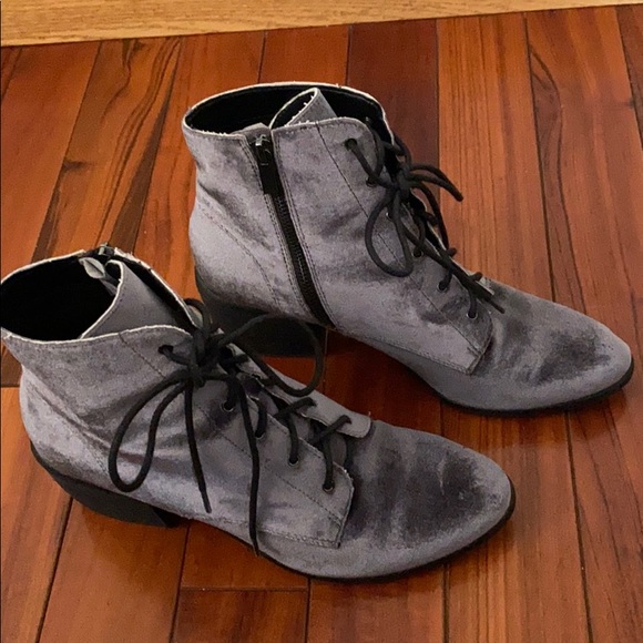 Dolce Vita booties - Picture 2 of 6